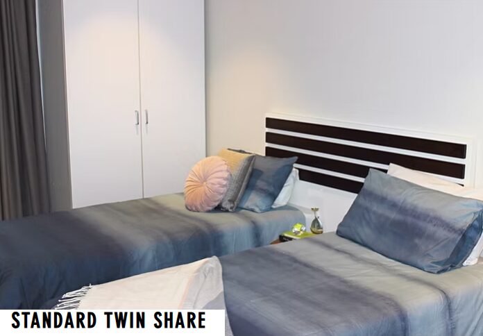 Standard twin room